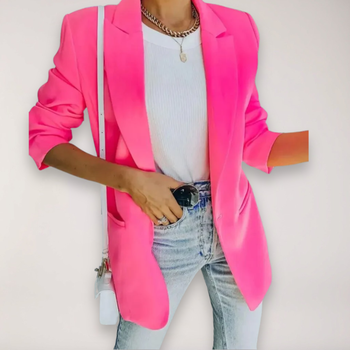 https://cdn.shopify.com/s/files/1/0957/7286/8982/files/Womens-Oversized-Blazer-Single-Breasted-Notched-Lapel-Jacket-for-Elegant-Layering-4.png?v=1770236863