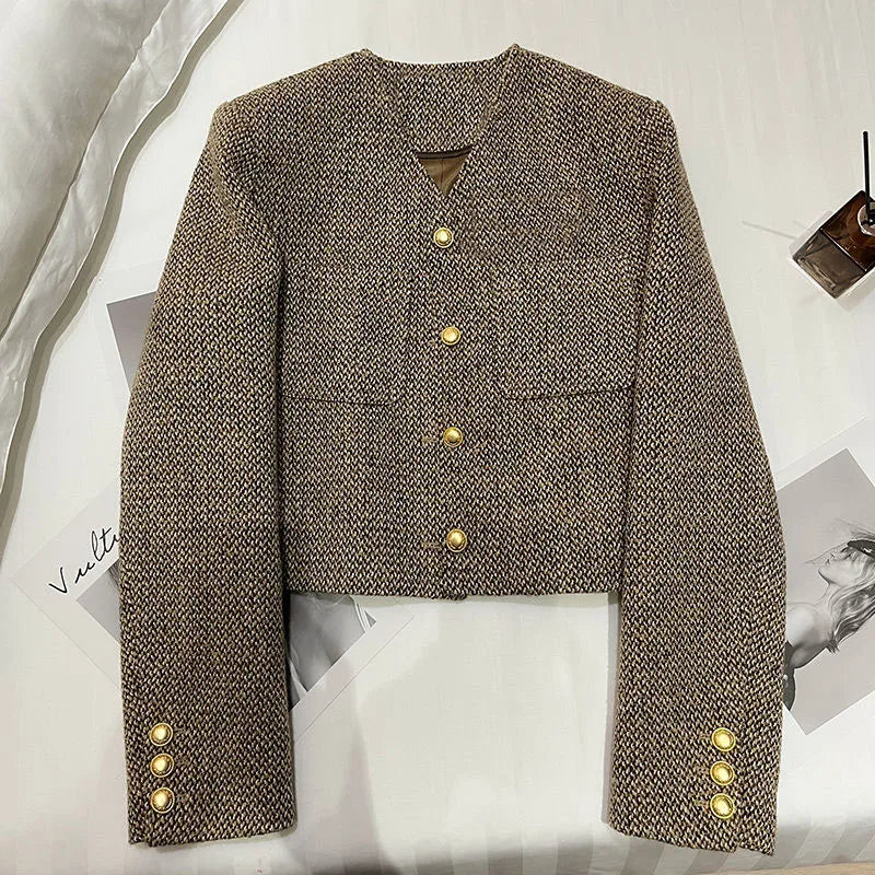 https://cdn.shopify.com/s/files/1/0957/7286/8982/files/Womens-Cropped-Blazer-Tailored-Fit-with-Gold-Tone-Buttons-2.jpg?v=1770236859