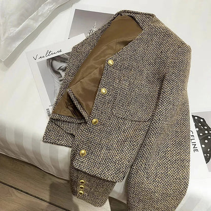 https://cdn.shopify.com/s/files/1/0957/7286/8982/files/Womens-Cropped-Blazer-Tailored-Fit-with-Gold-Tone-Buttons-3.jpg?v=1770236859