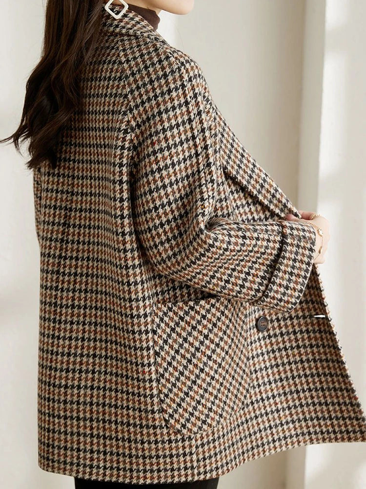 https://cdn.shopify.com/s/files/1/0957/7286/8982/files/Womens-Long-Checkered-Blazer-Classic-Autumn-Winter-Style-2.jpg?v=1770236861