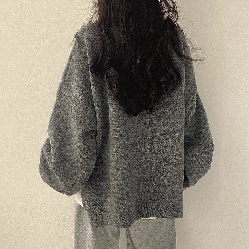 https://cdn.shopify.com/s/files/1/0957/7286/8982/files/Womens-Oversized-Sweater-Relaxed-Fit-with-Drop-Shoulders-2.jpg?v=1770237693