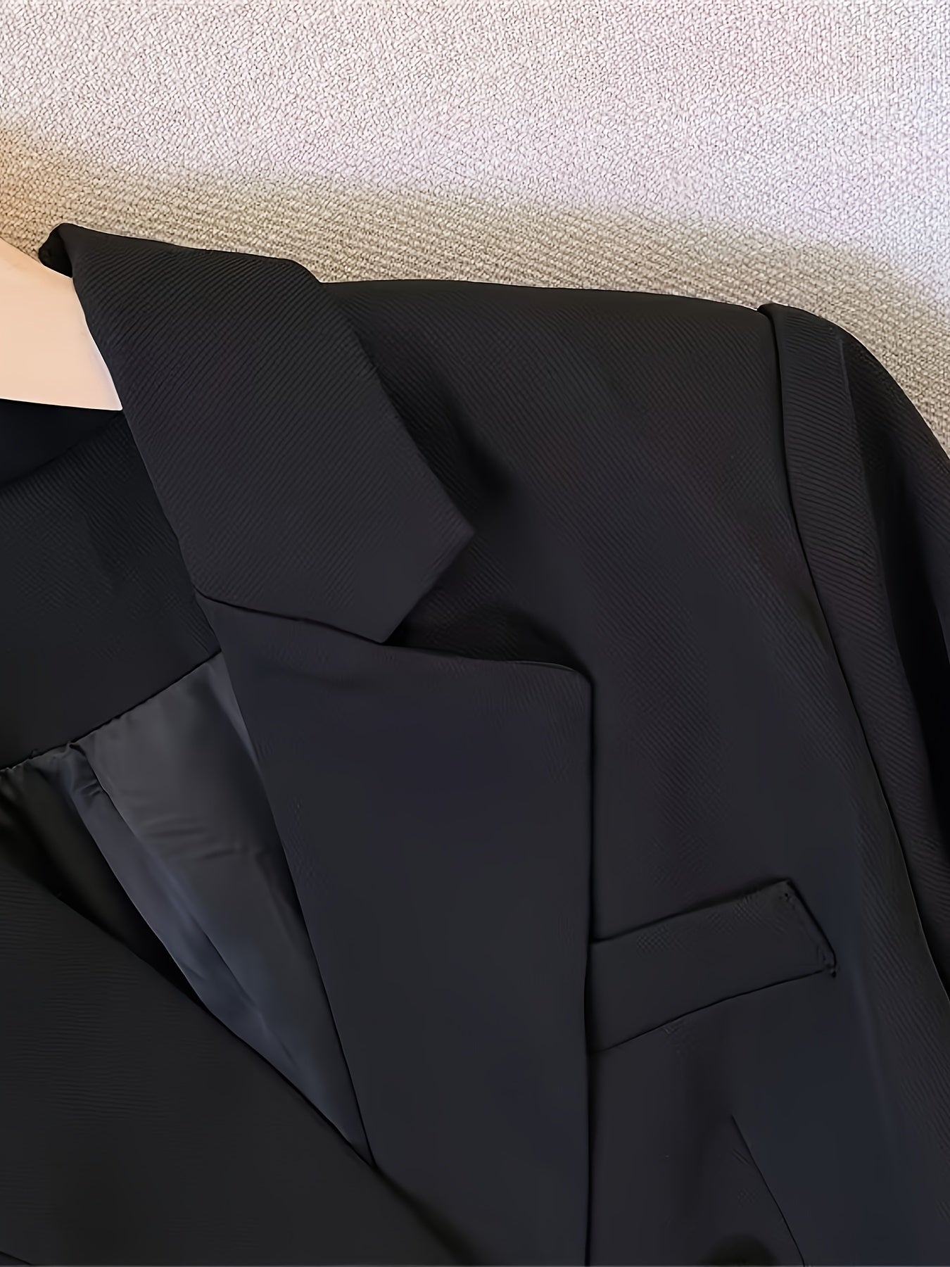 https://cdn.shopify.com/s/files/1/0957/7286/8982/files/Womens-Tailored-Double-Breasted-Blazer-All-Season-Formal-Wear-10.jpg?v=1770236858